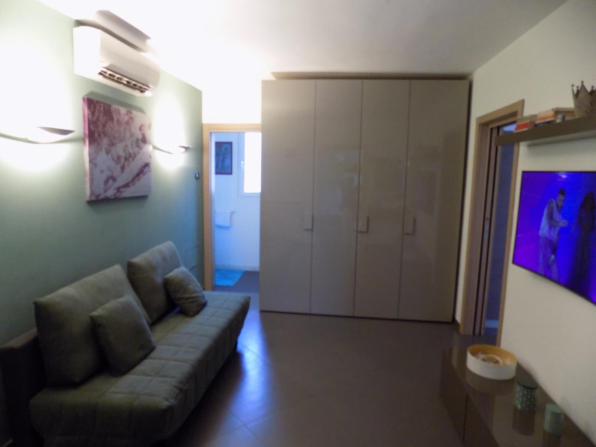 Attico Stazione - Montello 16 Apartment Bari Luaran gambar